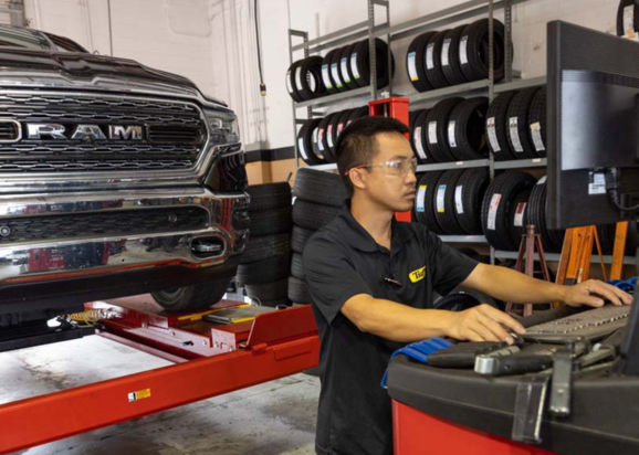 Tuffy Clermont Technician: Clermont, Florida Auto Repair Tuffy Clermont Technician: Clermont, Florida Auto Repair